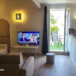 Semesterbostad Cote Village - Le Coeur Du Village Avec Piscine Salles-dʼAude