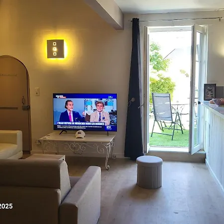Casa de Férias Cote Village - Le Coeur Du Village Avec Piscine Partagee Salles-dʼAude