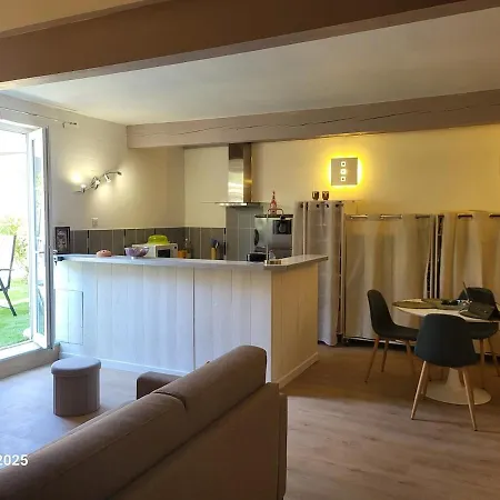 Cote Village - Le Coeur Du Village Avec Piscine Partagee * Salles-dʼAude
