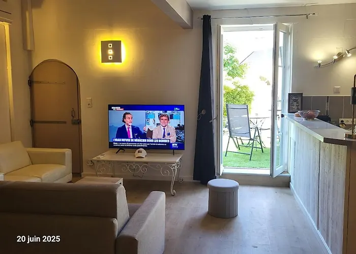 Prázdninový dům Cote Village - Le Coeur Du Village Avec Piscine Salles-dʼAude