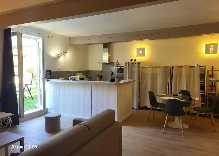 Cote Village - Le Coeur Du Village Avec Piscine * Salles-dʼAude
